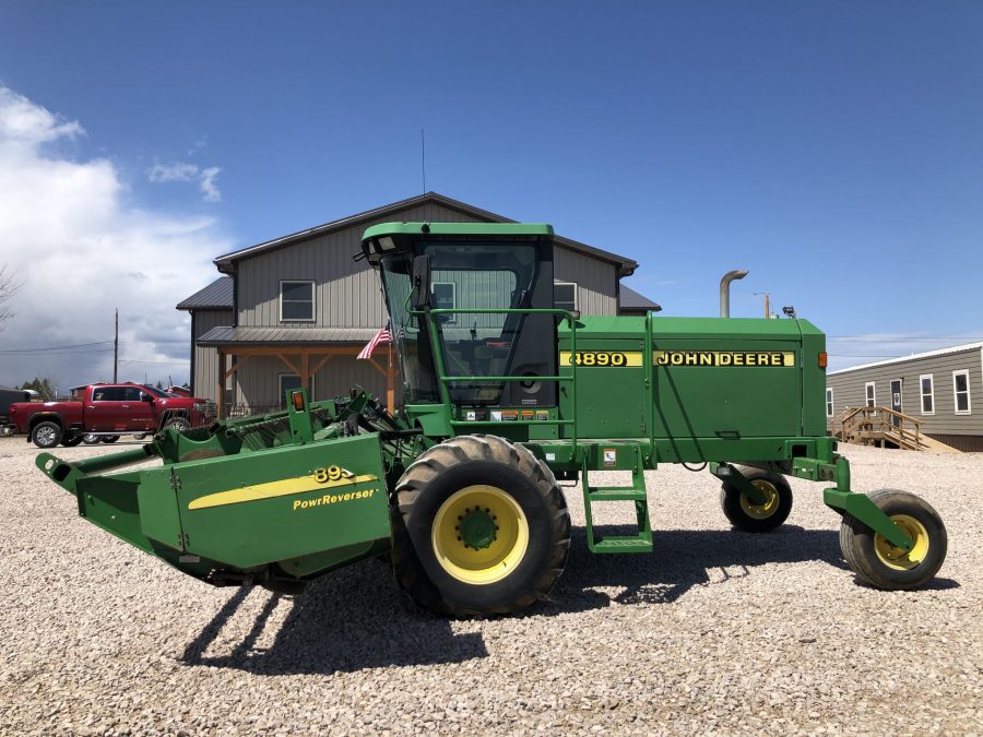 ’00 JD 4890 Windrower w/18′ 895 Header. $45,000 - American Ag Video Auction